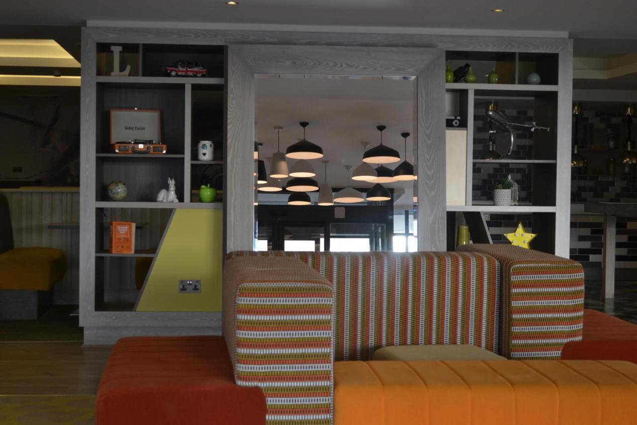 Holiday Inn Luton South - M1, Junction 9, An Ihg Hotel Eksteriør bilde